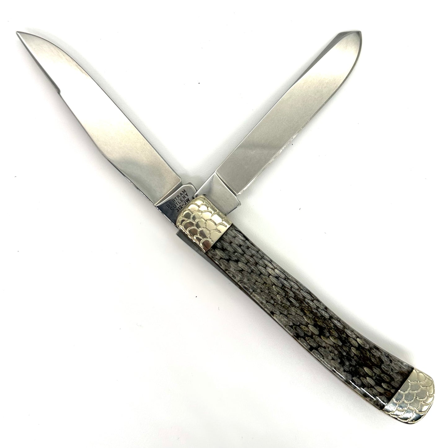 Hen & Rooster Bertram Cutlery 312-JW - Jester’s Wild Trapper - Snake Skin Handles